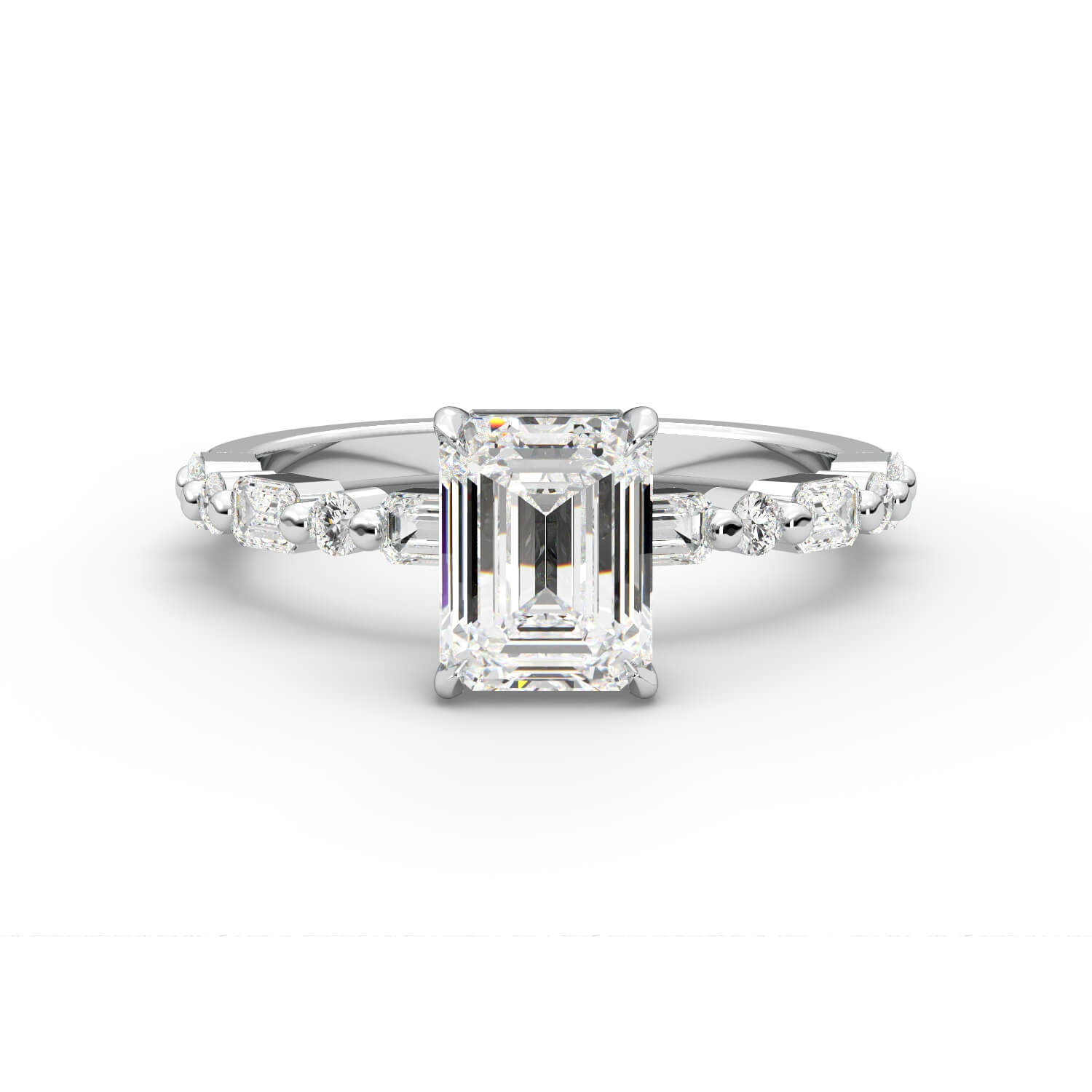 טבעת זהב לבן 14K משובץ ביהלום בחיתוך אמרלד עם אבנים בצד אמרלדים