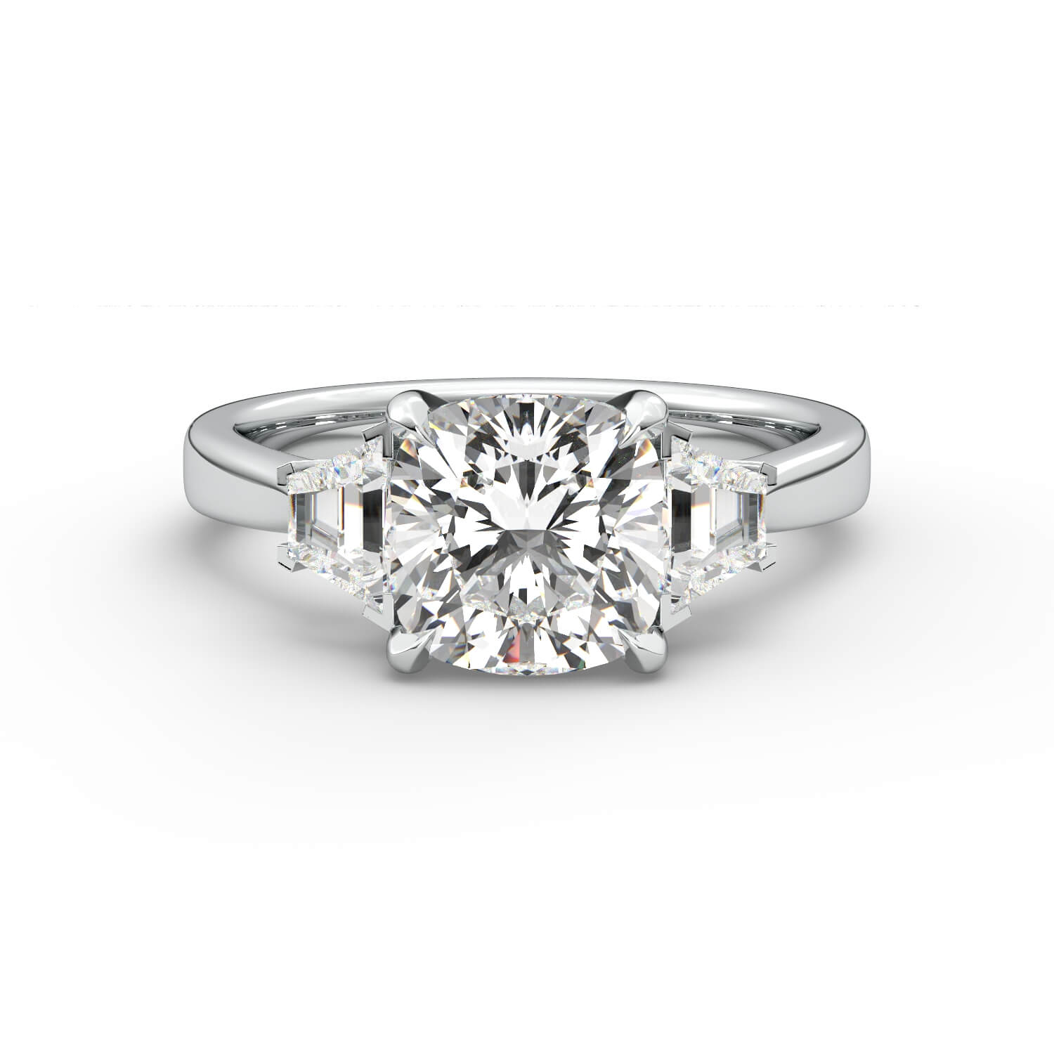 טבעת זהב לבן 14K שלוש אבנים משובץ ביהלום בחיתוך קושן ושני טרפזים